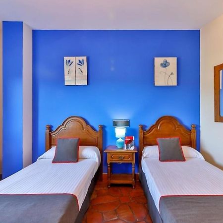 Hostal Alfonso XI Guadalupe  Eksteriør bilde