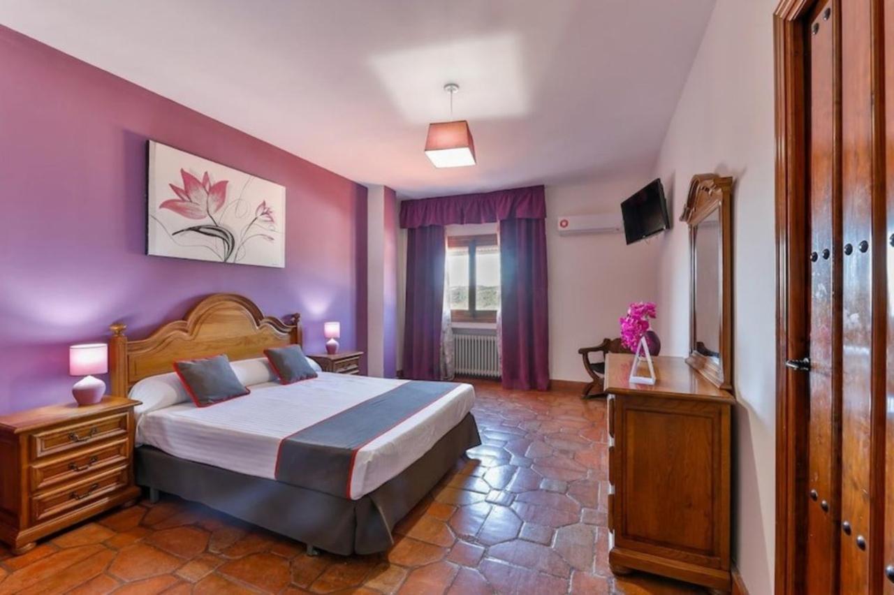 Hostal Alfonso XI Guadalupe  Eksteriør bilde