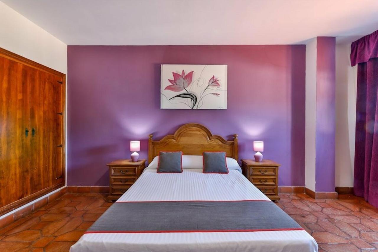 Hostal Alfonso XI Guadalupe  Eksteriør bilde