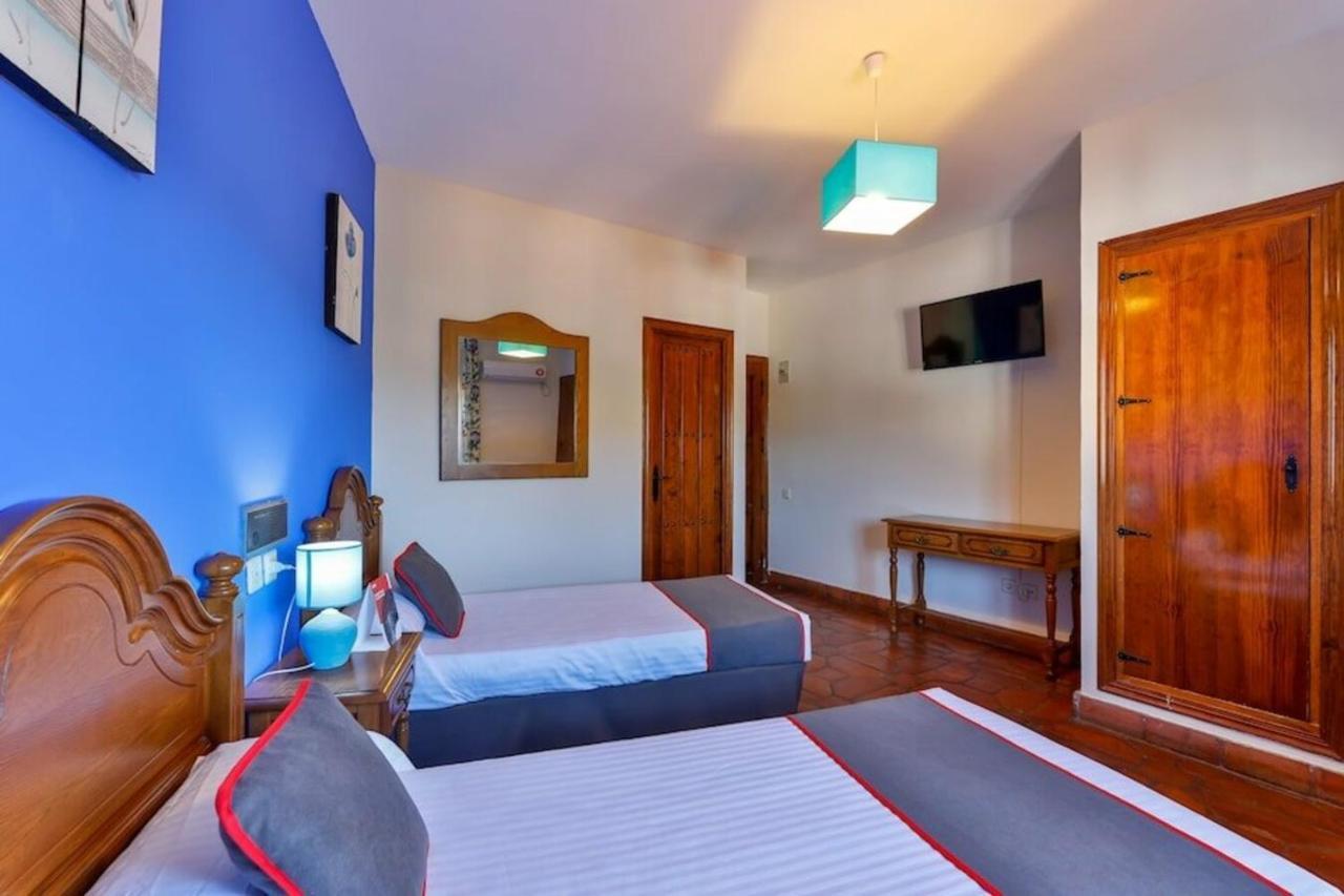 Hostal Alfonso XI Guadalupe  Eksteriør bilde