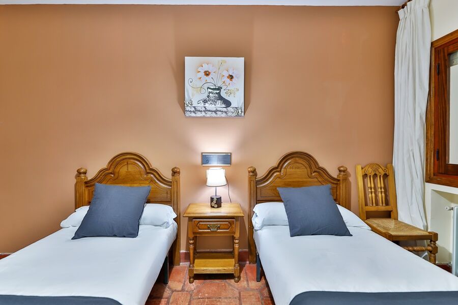 Hostal Alfonso XI Guadalupe  Eksteriør bilde