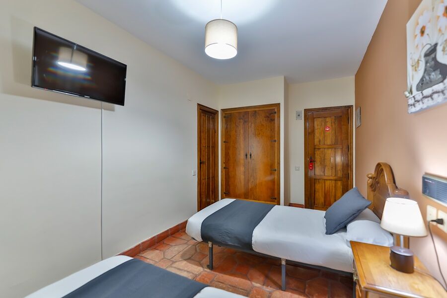 Hostal Alfonso XI Guadalupe  Eksteriør bilde