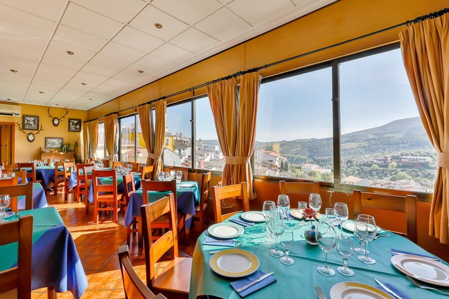 Hostal Alfonso XI Guadalupe  Eksteriør bilde