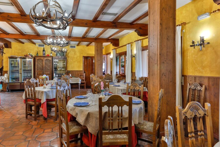Hostal Alfonso XI Guadalupe  Eksteriør bilde