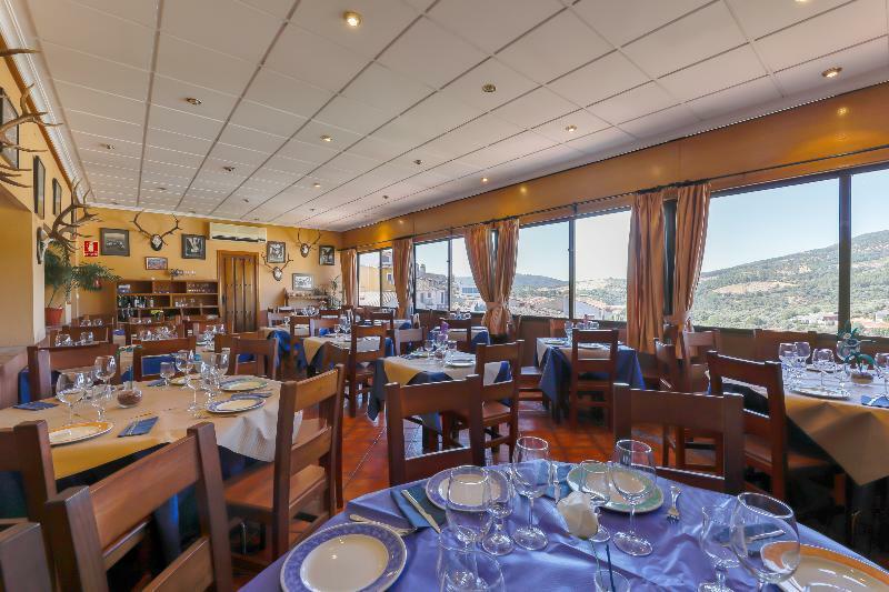 Hostal Alfonso XI Guadalupe  Eksteriør bilde