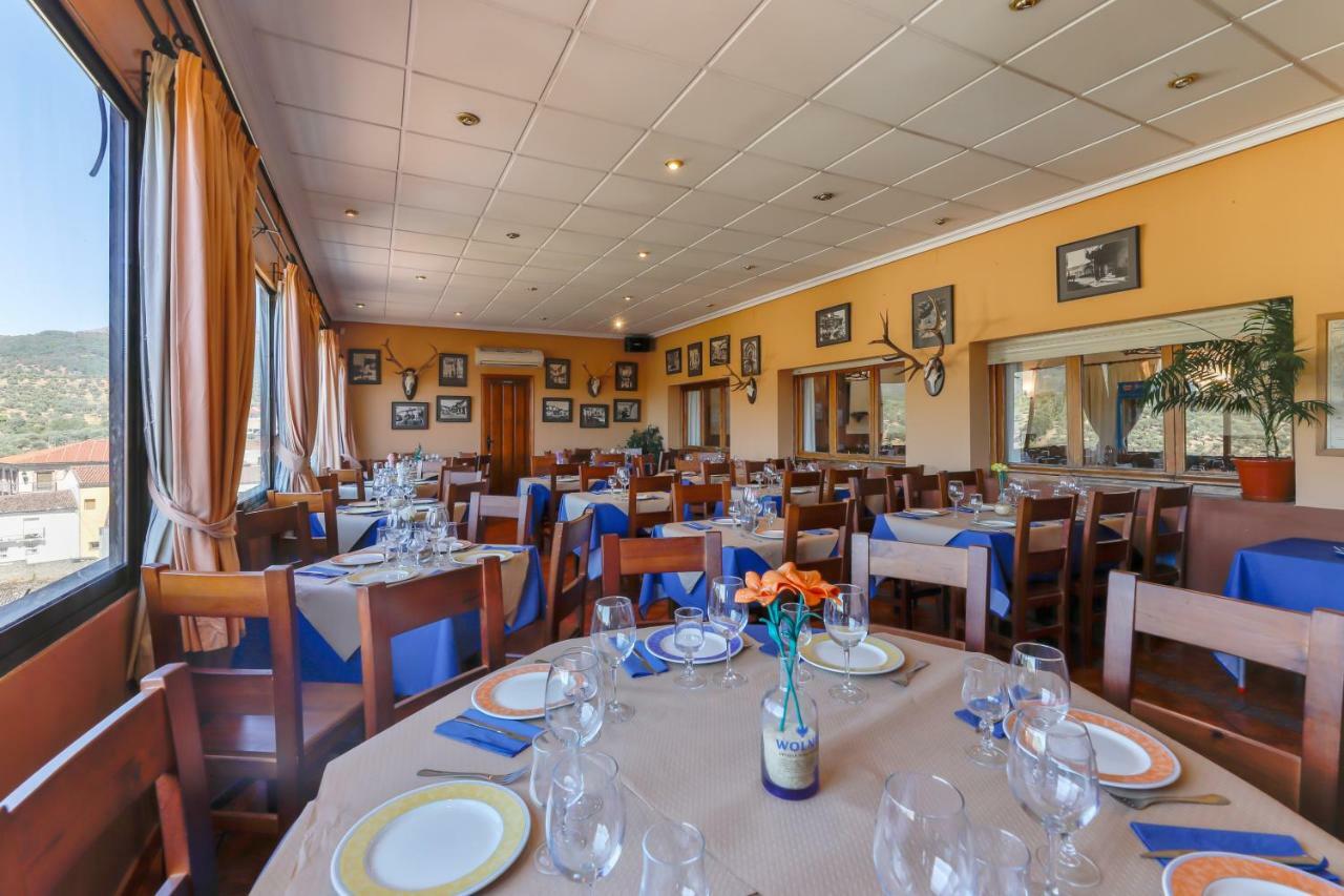 Hostal Alfonso XI Guadalupe  Eksteriør bilde